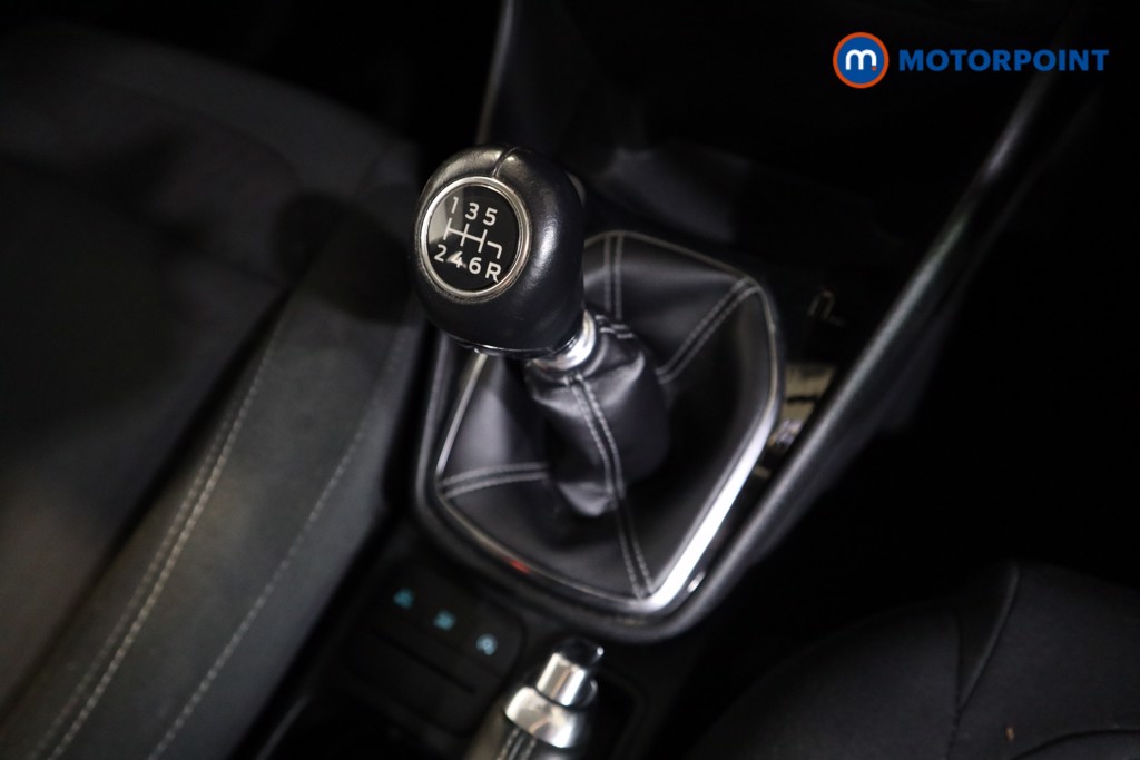 Ford Fiesta Zetec Manual Petrol Hatchback - Stock Number (1565827) - 8th supplementary image