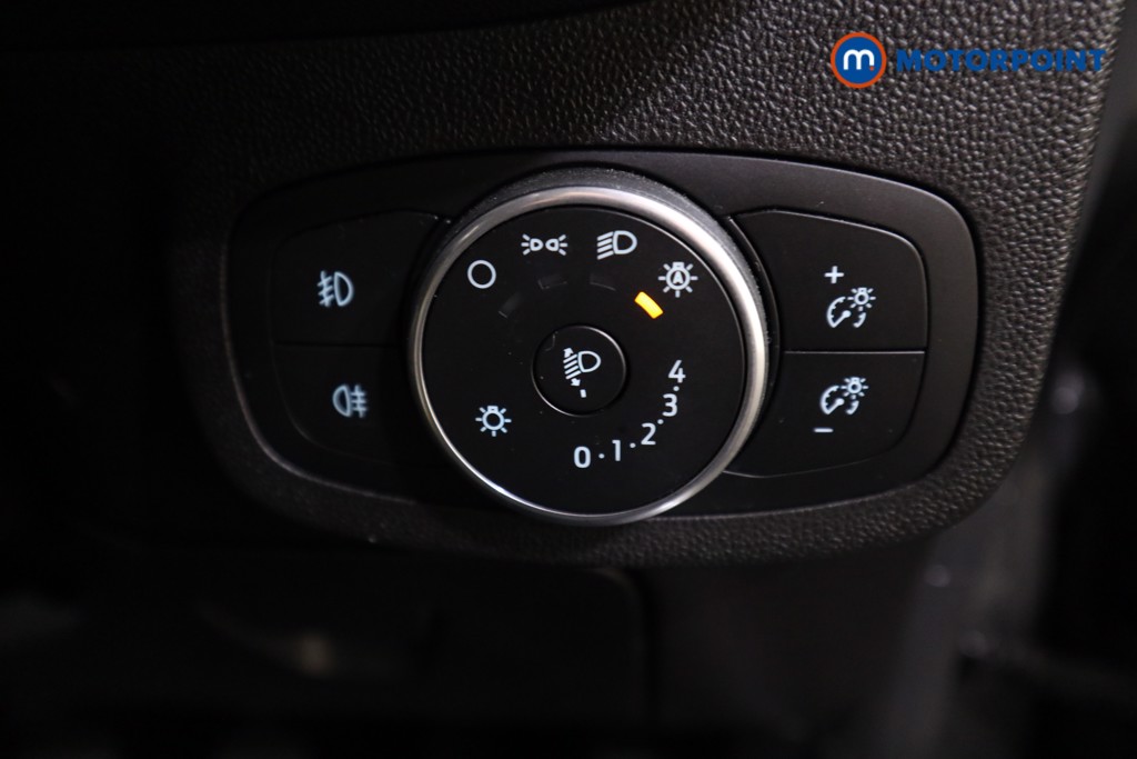 Ford Fiesta Zetec Manual Petrol Hatchback - Stock Number (1565827) - 9th supplementary image