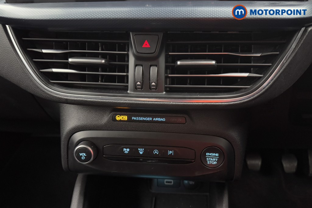 Ford Focus Active Manual Petrol Hatchback - Stock Number (1568616) - 13th supplementary image