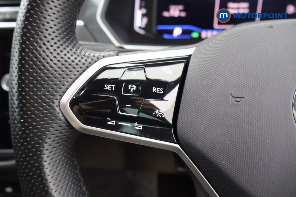 Volkswagen Tiguan R-Line Automatic Petrol SUV - Stock Number (1569241) - 2nd supplementary image
