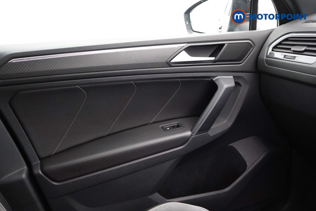 Volkswagen Tiguan R-Line Automatic Petrol SUV - Stock Number (1569241) - 8th supplementary image
