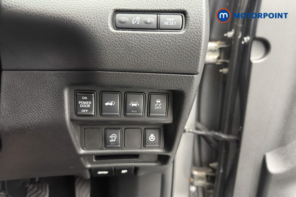 Nissan X-Trail Tekna Manual Diesel SUV - Stock Number (1569540) - 13th supplementary image