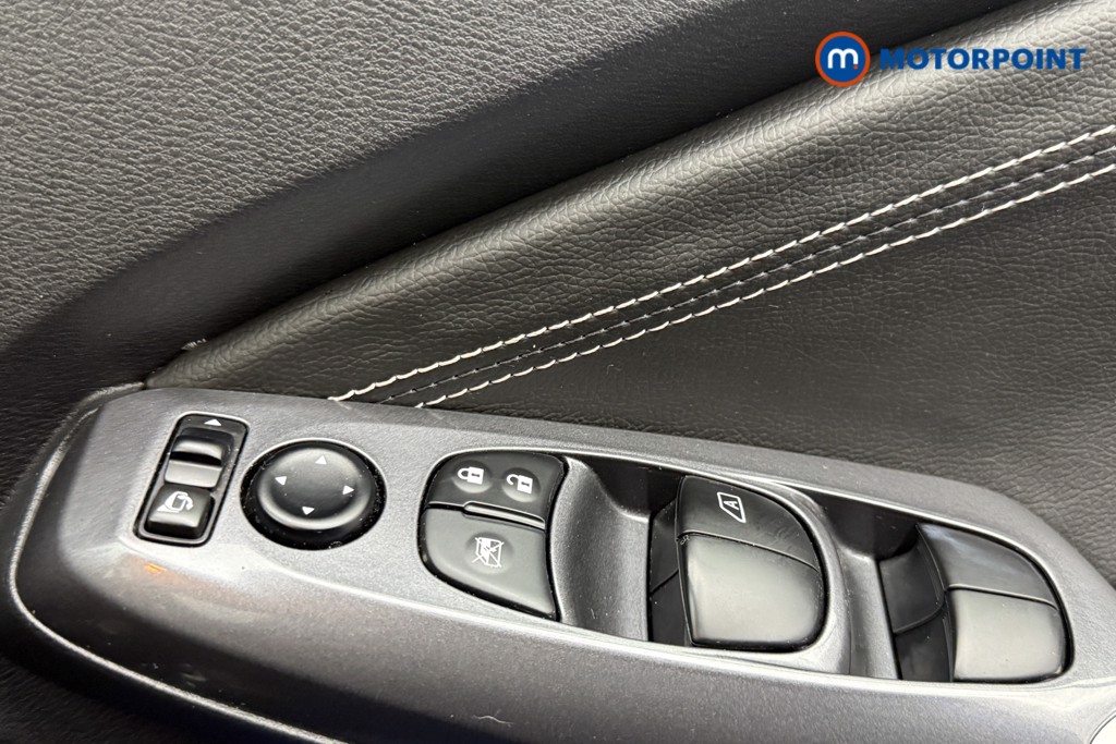 Nissan Juke N-Connecta Automatic Petrol SUV - Stock Number (1569822) - 17th supplementary image