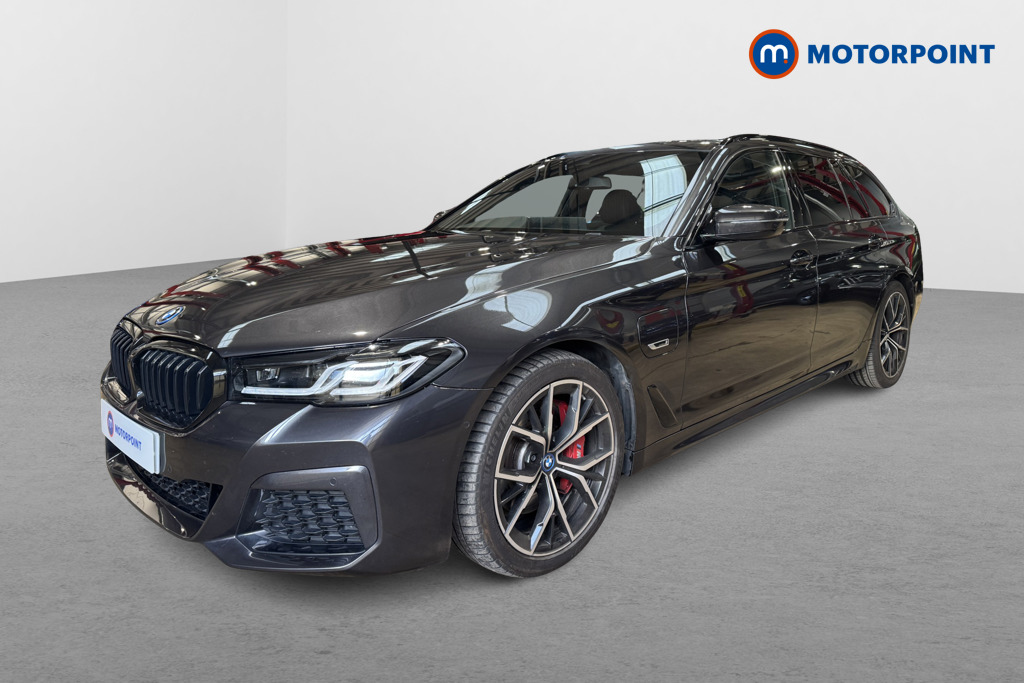 BMW 5 Series M Sport Automatic Petrol Plug-In Hybrid Estate - Stock Number (1571141) - Passenger side front corner