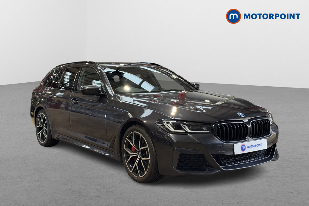 BMW 5 Series M Sport Automatic Petrol Plug-In Hybrid Estate - Stock Number (1571141) - Drivers side front corner