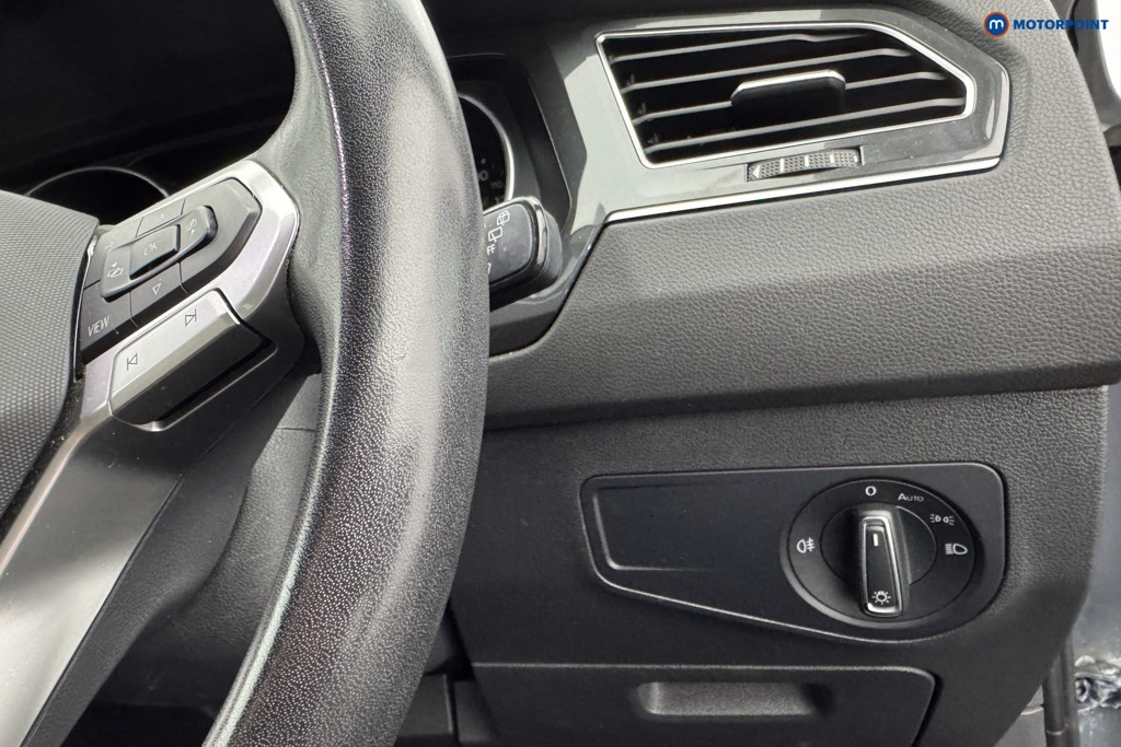 Volkswagen Tiguan Life Manual Petrol SUV - Stock Number (1572558) - 21st supplementary image