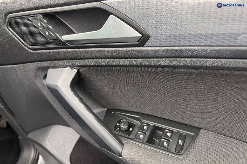Volkswagen Tiguan Life Manual Petrol SUV - Stock Number (1572558) - 24th supplementary image