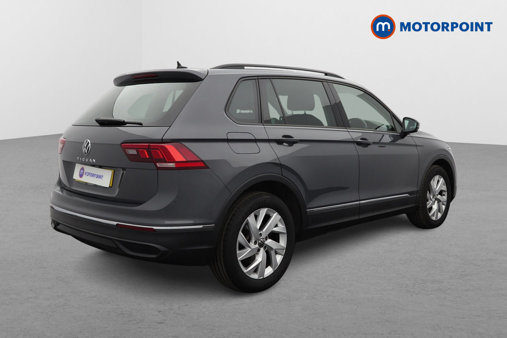 Volkswagen Tiguan Life Manual Petrol SUV - Stock Number (1572558) - Drivers side rear corner