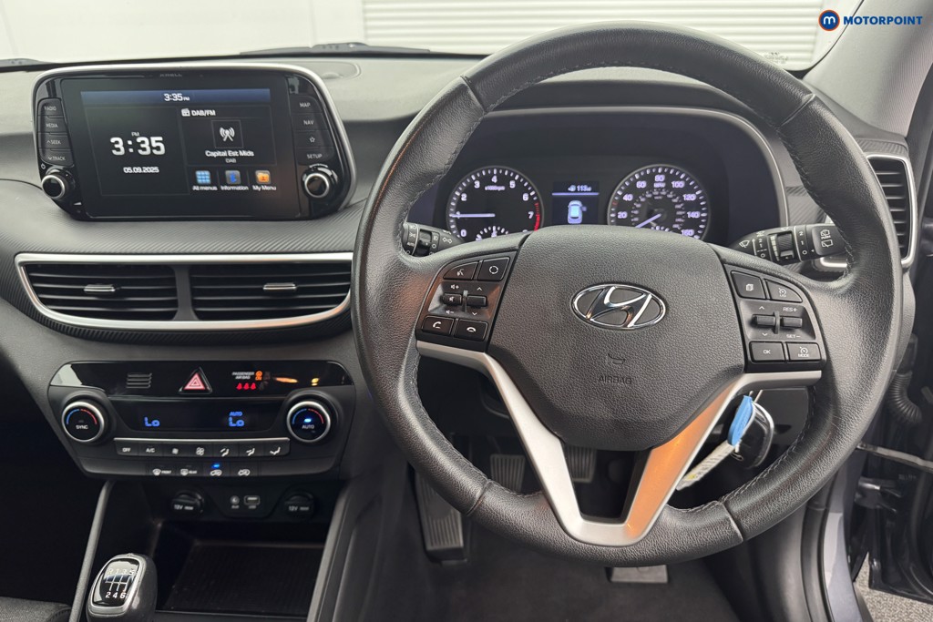 Hyundai Tucson Se Nav Manual Petrol SUV - Stock Number (1572966) - 1st supplementary image