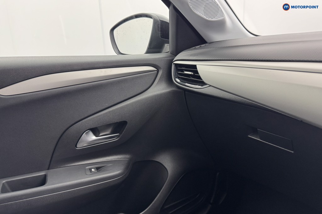 Vauxhall Corsa SE Manual Petrol Hatchback - Stock Number (1572995) - 16th supplementary image