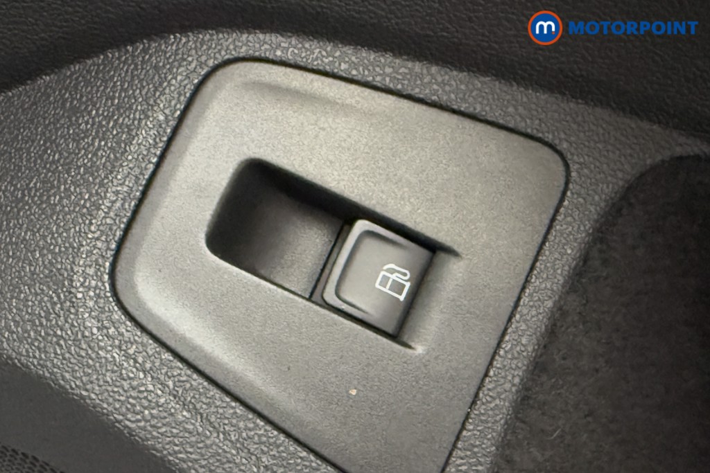 Volkswagen Tiguan R-Line Automatic Petrol Plug-In Hybrid SUV - Stock Number (1573722) - 21st supplementary image