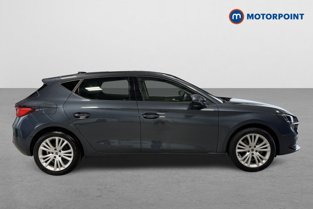 Seat Leon Se Dynamic Manual Petrol Hatchback - Stock Number (1573747) - Drivers side