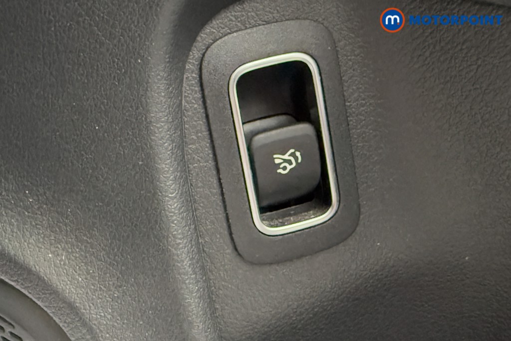 Mercedes-Benz CLA Amg Line Automatic Petrol Coupe - Stock Number (1573756) - 25th supplementary image