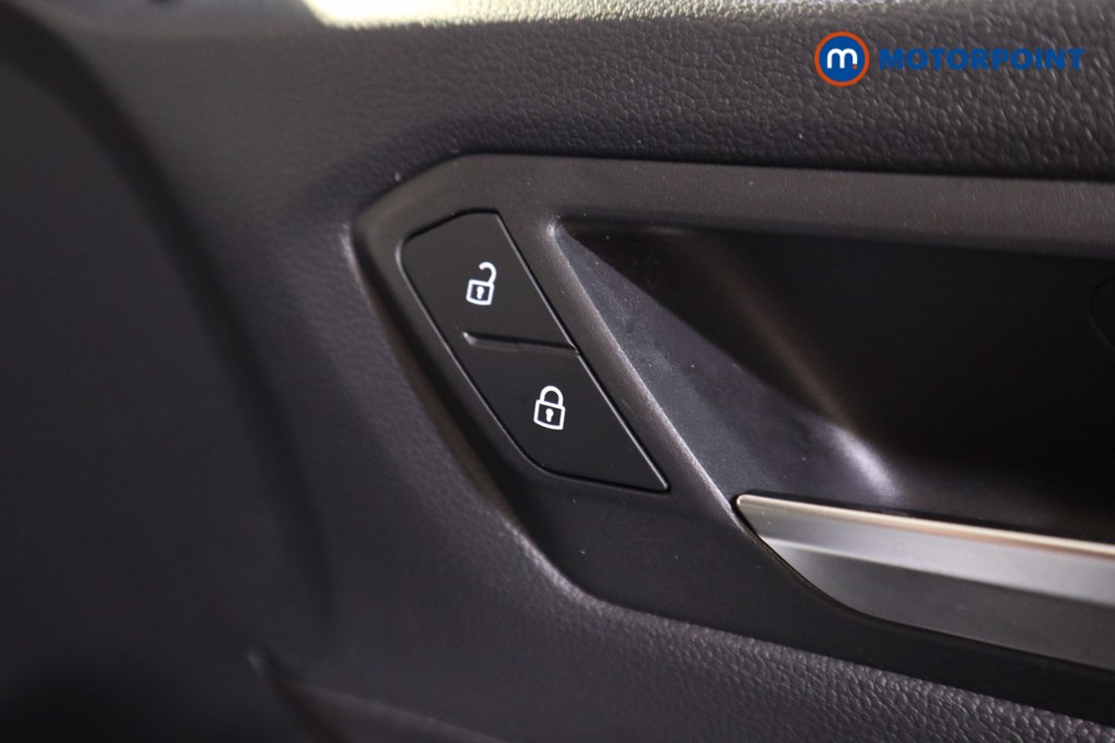 Volkswagen T-Roc Life Automatic Petrol SUV - Stock Number (1573998) - 10th supplementary image