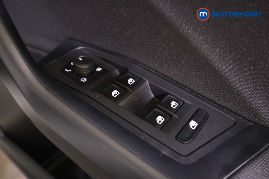 Volkswagen T-Roc Life Automatic Petrol SUV - Stock Number (1573998) - 11th supplementary image