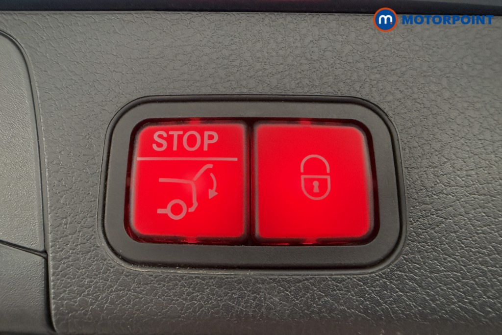 Mercedes-Benz GLB Amg Line Automatic Petrol SUV - Stock Number (1574011) - 34th supplementary image