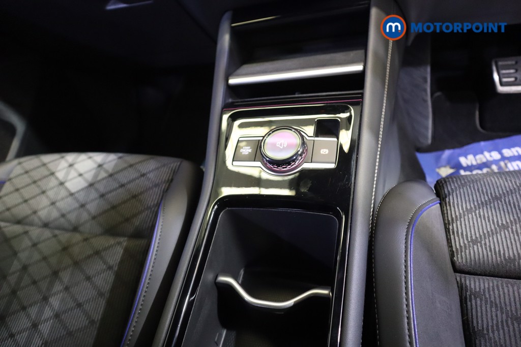 Volkswagen Tiguan R-Line Launch Edition Automatic Petrol SUV - Stock Number (1574108) - 6th supplementary image