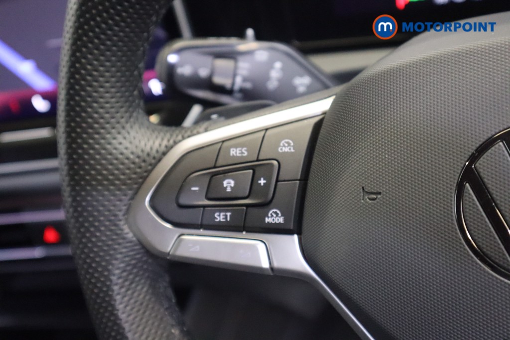 Volkswagen Tiguan R-Line Launch Edition Automatic Petrol SUV - Stock Number (1574108) - 12th supplementary image