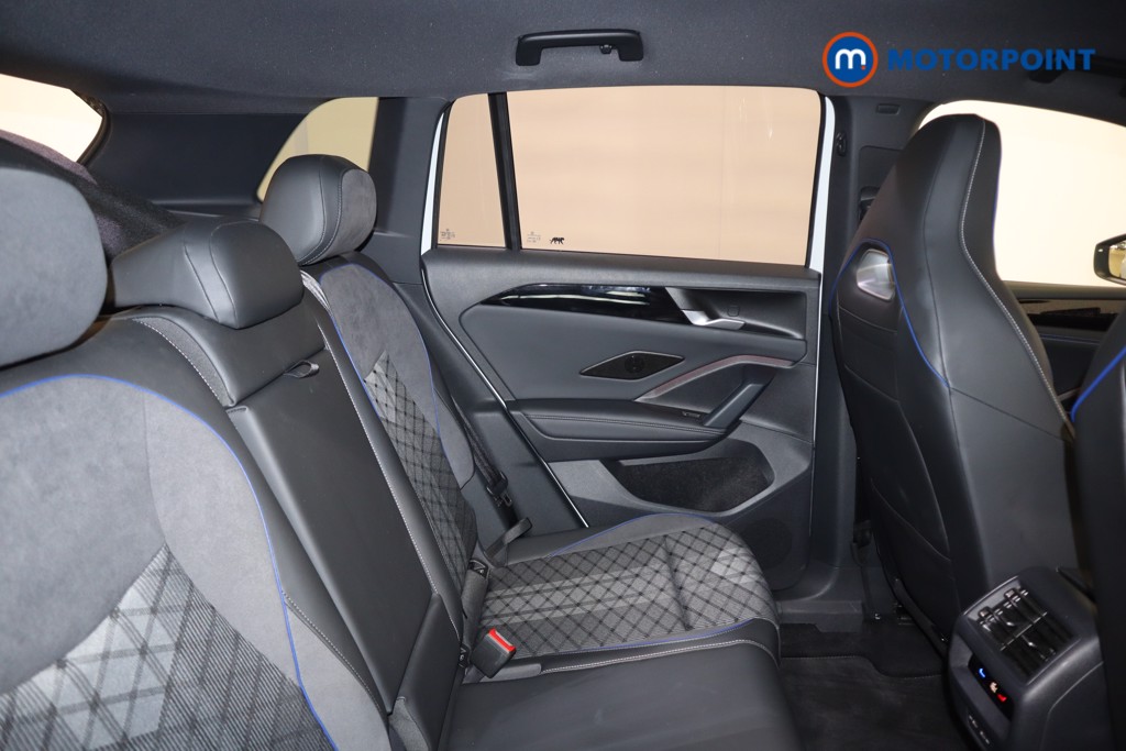 Volkswagen Tiguan R-Line Launch Edition Automatic Petrol SUV - Stock Number (1574108) - 14th supplementary image