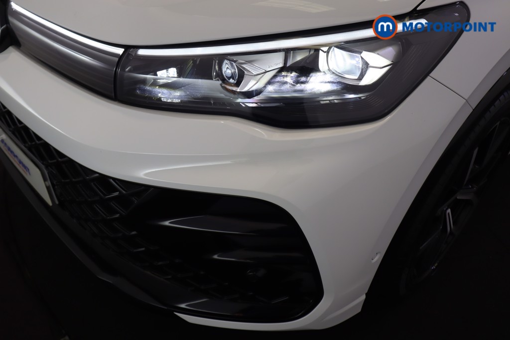 Volkswagen Tiguan R-Line Launch Edition Automatic Petrol SUV - Stock Number (1574108) - 23rd supplementary image