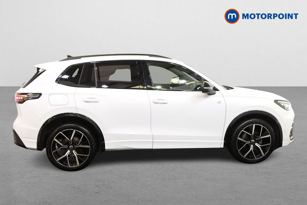 Volkswagen Tiguan R-Line Launch Edition Automatic Petrol SUV - Stock Number (1574108) - Drivers side