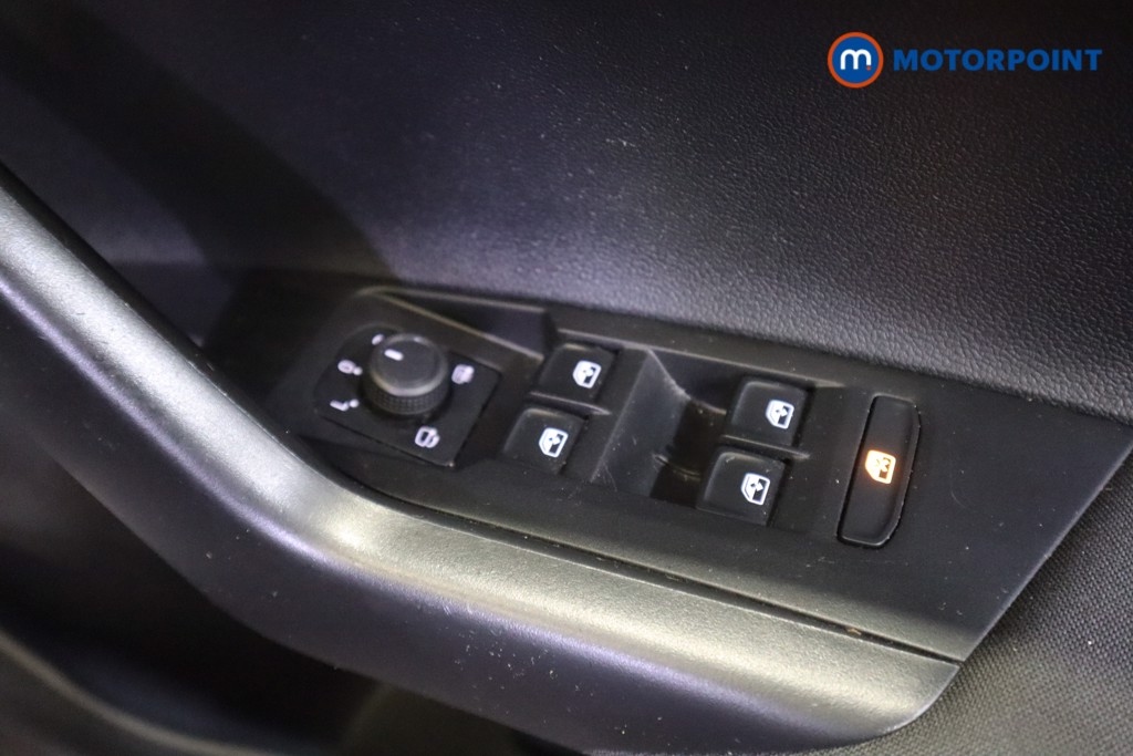 Volkswagen Polo Life Manual Petrol Hatchback - Stock Number (1574265) - 9th supplementary image