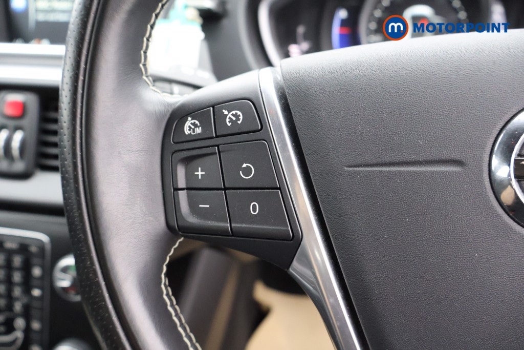 Volvo V40 R Design Manual Diesel Hatchback - Stock Number (1574402) - 2nd supplementary image