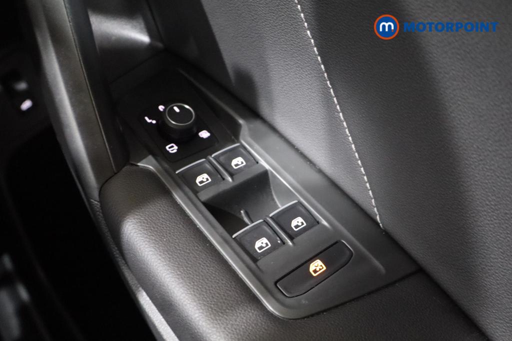 Volkswagen Tiguan Allspace R-Line Automatic Petrol SUV - Stock Number (1574612) - 9th supplementary image