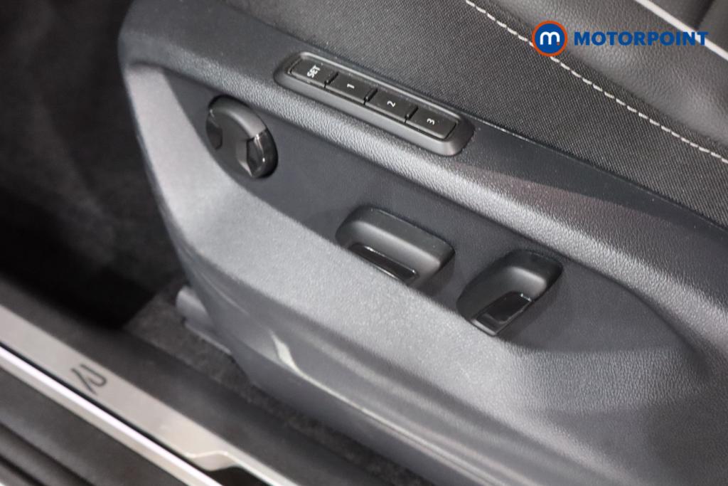 Volkswagen Tiguan Allspace R-Line Automatic Petrol SUV - Stock Number (1574612) - 20th supplementary image