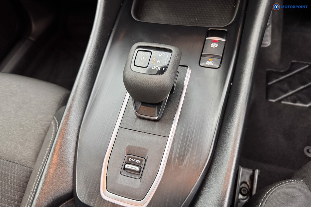 Nissan Qashqai N-Connecta Automatic Petrol SUV - Stock Number (1574621) - 15th supplementary image