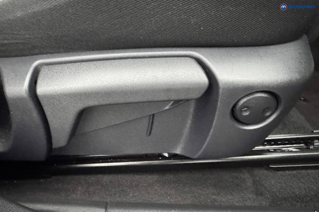 Nissan Qashqai N-Connecta Automatic Petrol SUV - Stock Number (1574621) - 22nd supplementary image