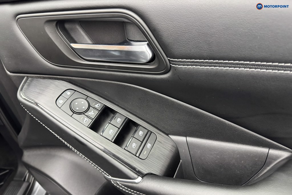 Nissan Qashqai N-Connecta Automatic Petrol SUV - Stock Number (1574621) - 25th supplementary image