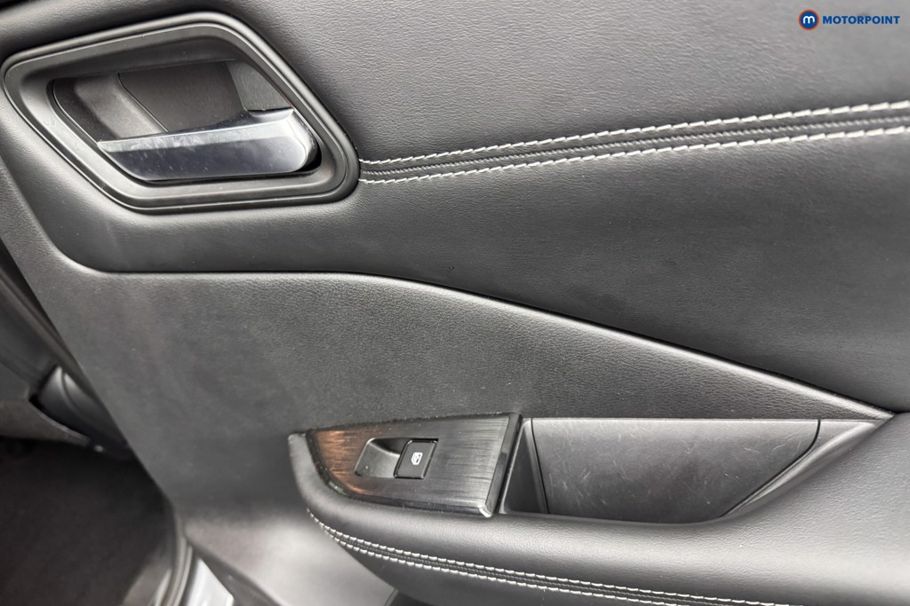 Nissan Qashqai N-Connecta Automatic Petrol SUV - Stock Number (1574621) - 27th supplementary image
