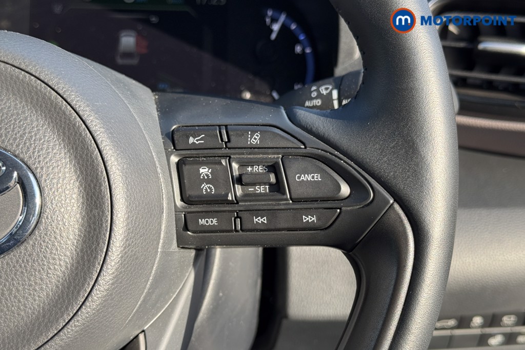 Toyota Yaris Cross Excel Automatic Petrol-Electric Hybrid Estate - Stock Number (1574938) - 3rd supplementary image
