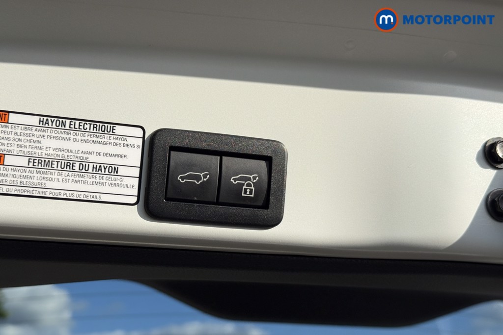 Toyota Yaris Cross Excel Automatic Petrol-Electric Hybrid Estate - Stock Number (1574938) - 27th supplementary image