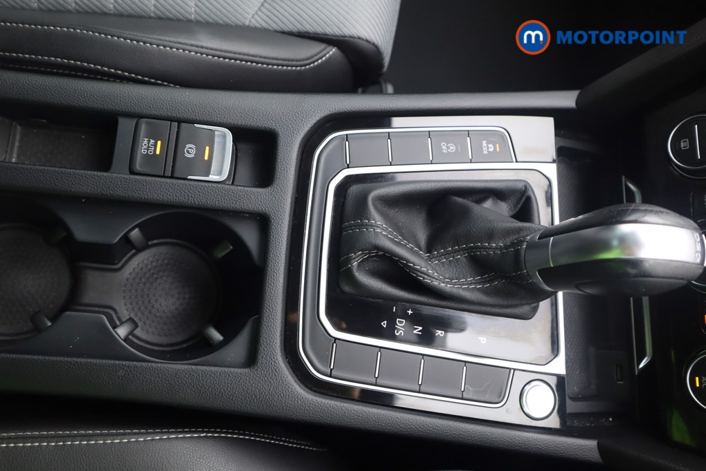 Volkswagen Passat R-Line Automatic Petrol Saloon - Stock Number (1575044) - 4th supplementary image