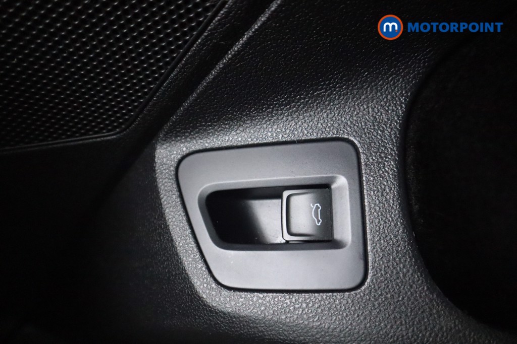 Volkswagen Passat R-Line Automatic Petrol Saloon - Stock Number (1575044) - 13th supplementary image
