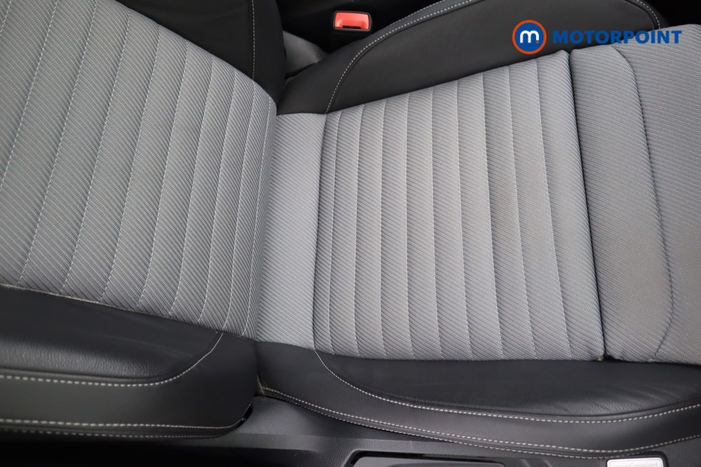 Volkswagen Passat R-Line Automatic Petrol Saloon - Stock Number (1575044) - 15th supplementary image