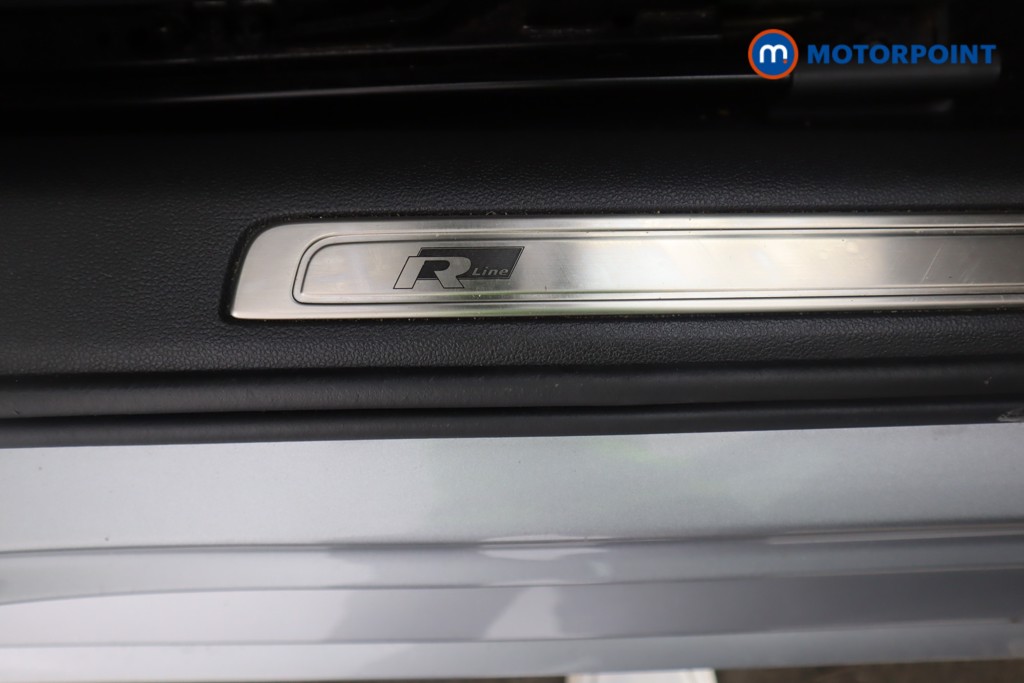 Volkswagen Passat R-Line Automatic Petrol Saloon - Stock Number (1575044) - 16th supplementary image