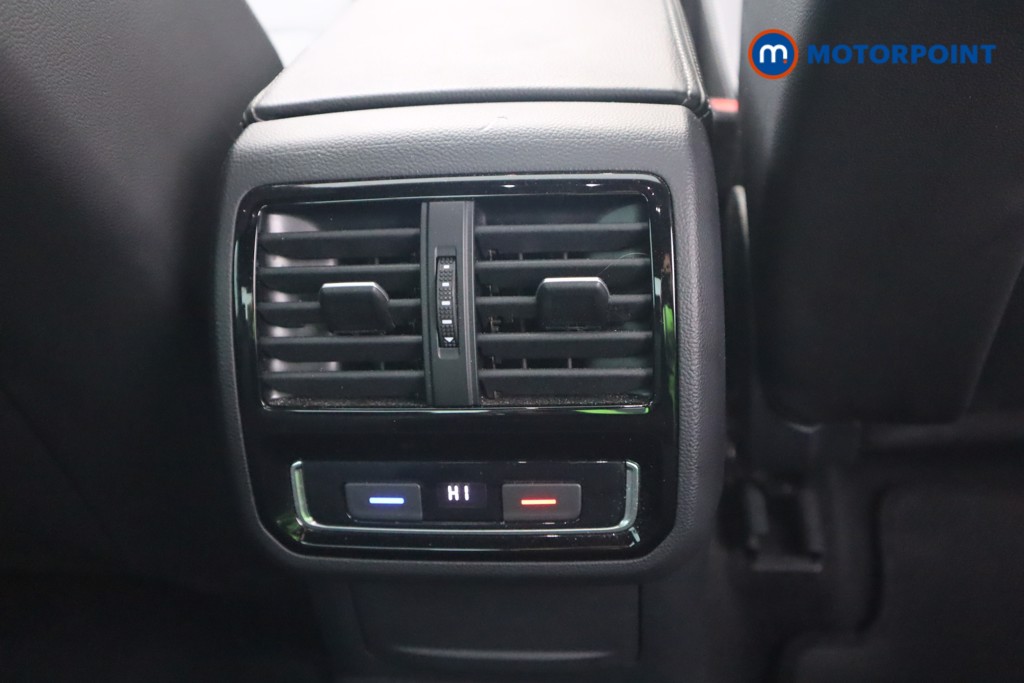 Volkswagen Passat R-Line Automatic Petrol Saloon - Stock Number (1575044) - 19th supplementary image