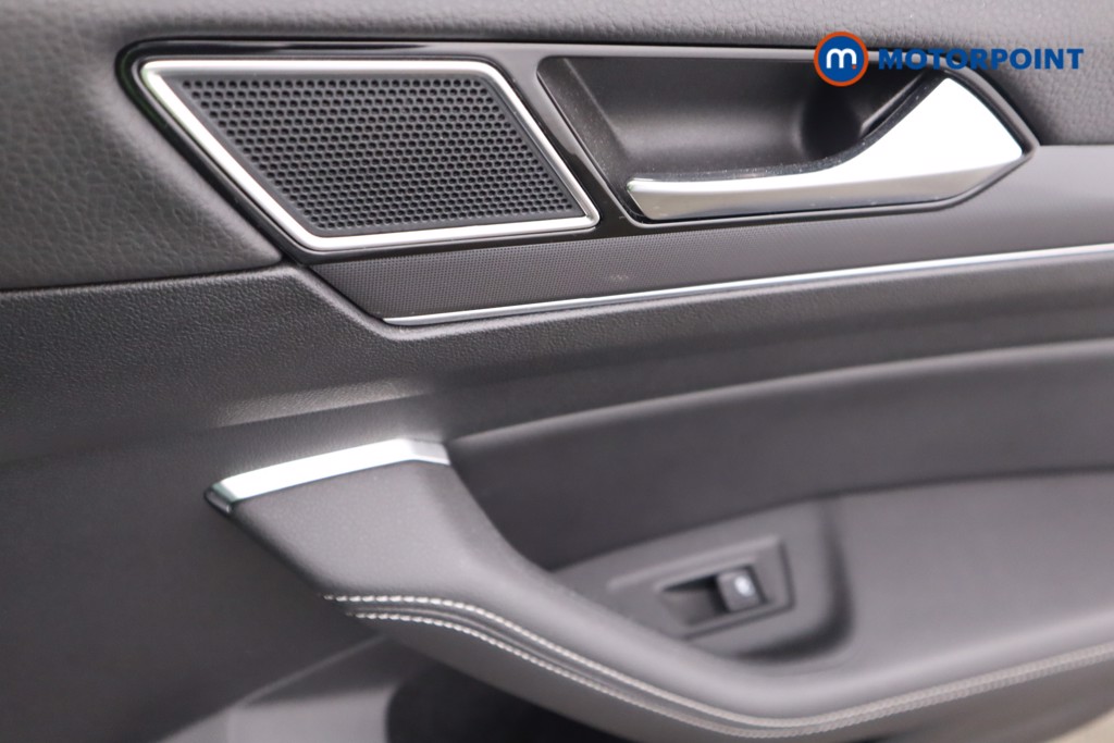 Volkswagen Passat R-Line Automatic Petrol Saloon - Stock Number (1575044) - 20th supplementary image