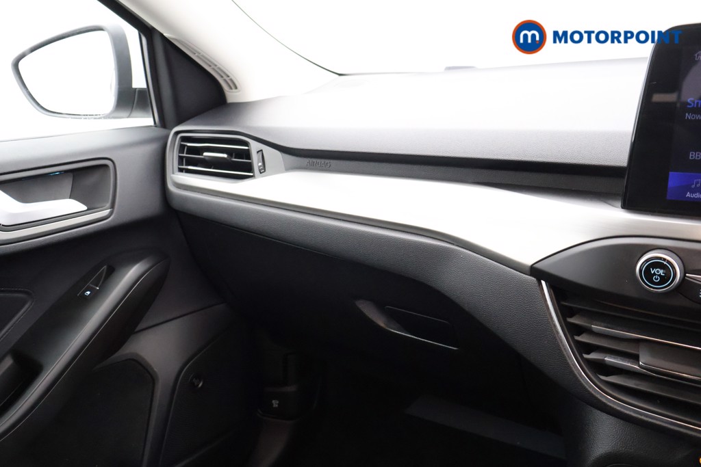 Ford Focus Titanium X Edition Manual Petrol-Electric Hybrid Hatchback - Stock Number (1576504) - 7th supplementary image