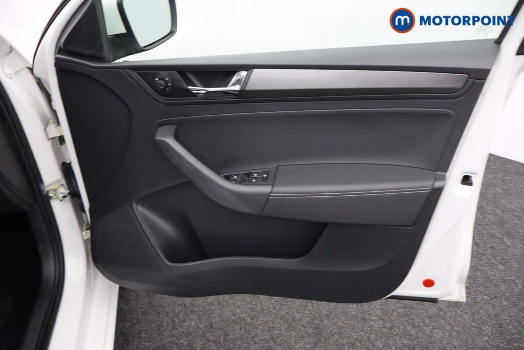 Skoda Rapid Se L Manual Petrol Hatchback - Stock Number (1576858) - 15th supplementary image
