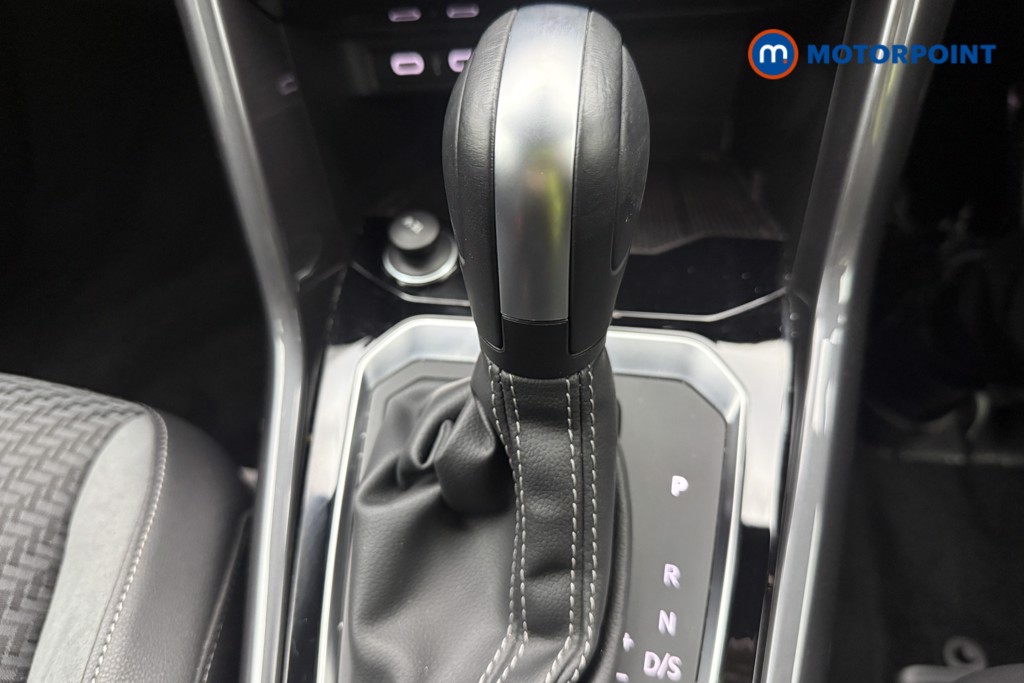 Volkswagen T-Roc R-Line Automatic Petrol SUV - Stock Number (1577400) - 15th supplementary image
