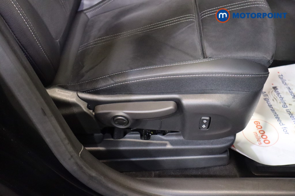 Vauxhall Crossland Ultimate Manual Diesel SUV - Stock Number (1577491) - 12th supplementary image