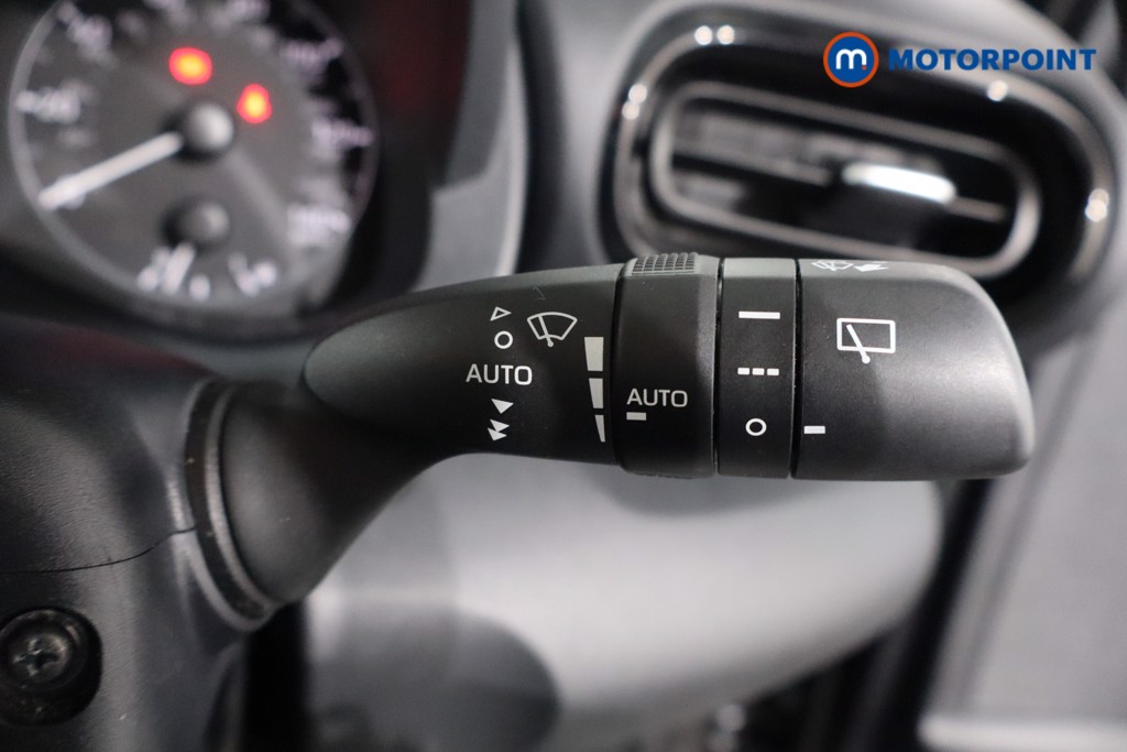 Toyota Yaris Icon Automatic Petrol-Electric Hybrid Hatchback - Stock Number (1577545) - 18th supplementary image