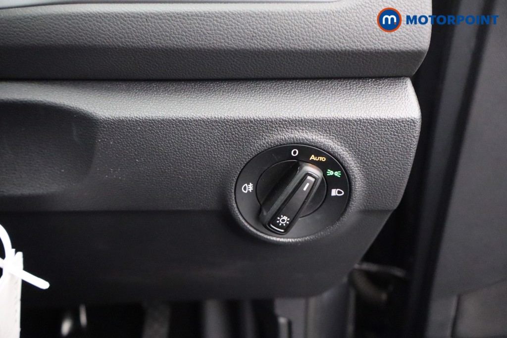 Volkswagen T-Roc Life Manual Petrol SUV - Stock Number (1577690) - 16th supplementary image