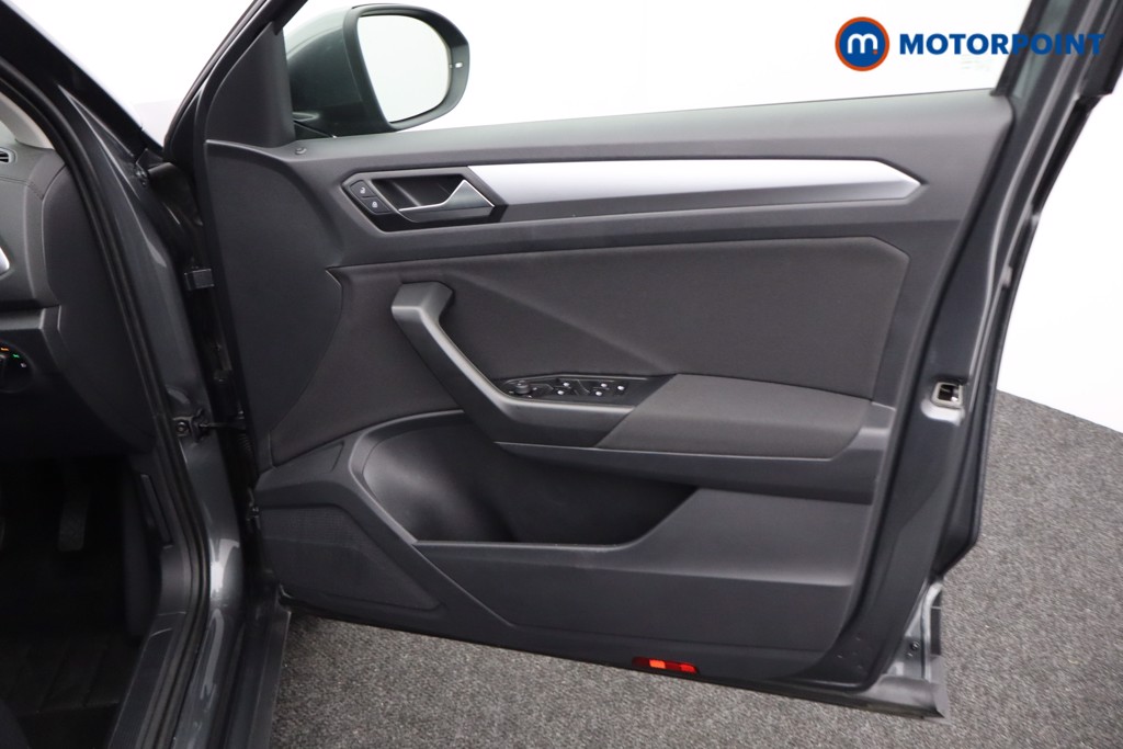 Volkswagen T-Roc Life Manual Petrol SUV - Stock Number (1577690) - 18th supplementary image