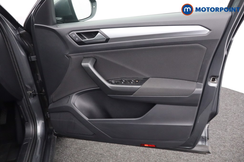 Volkswagen T-Roc Life Manual Petrol SUV - Stock Number (1577710) - 18th supplementary image