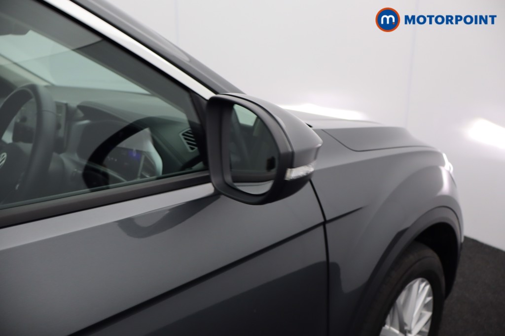 Volkswagen T-Roc Life Manual Petrol SUV - Stock Number (1577710) - 19th supplementary image